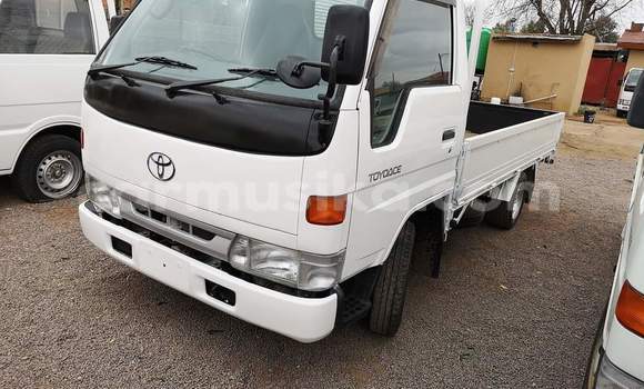 Acheter Occasion Voiture Toyota Dyna Blanc à Beitbridge, Matabeleland South Acheter Occasion Voiture Toyota Dyna Blanc à Beitbridge, Matabeleland South