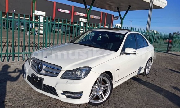 Tenga Tsaru Mercedes‒Benz C–Class Chena Mota in Harare in Harare Tenga Tsaru Mercedes‒Benz C–Class Chena Mota in Harare in Harare