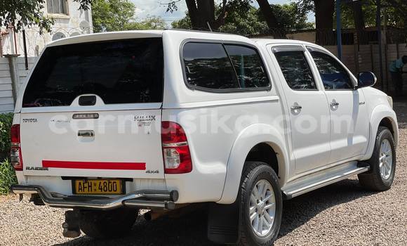 Nunua Ilio tumika Toyota Hilux Nyeupe Gari ndani ya Harare nchini Harare