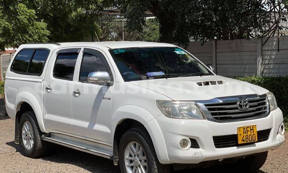 Tenga Tsaru Toyota Hilux Chena Mota in Harare in Harare Tenga Tsaru Toyota Hilux Chena Mota in Harare in Harare
