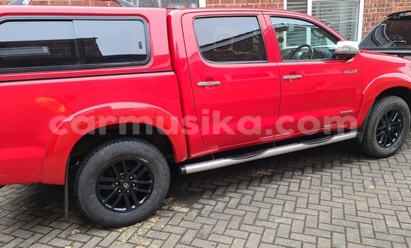 Tenga Tsaru Toyota Hilux Tsvuku Mota in Harare in Harare Tenga Tsaru Toyota Hilux Tsvuku Mota in Harare in Harare