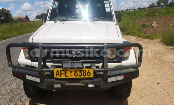 Buy Used Toyota Land Cruiser White Car in Harare in Harare
