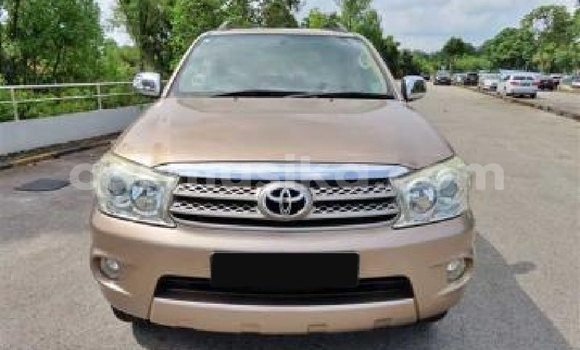 Buy Used Toyota Fortuner Beige Car in Beitbridge in Matabeleland South
