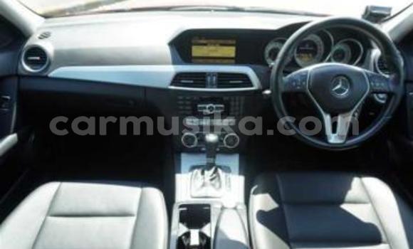 Acheter Occasion Voiture Mercedes‒Benz C–Class Rouge à Beitbridge, Matabeleland South Acheter Occasion Voiture Mercedes‒Benz C–Class Rouge à Beitbridge, Matabeleland South