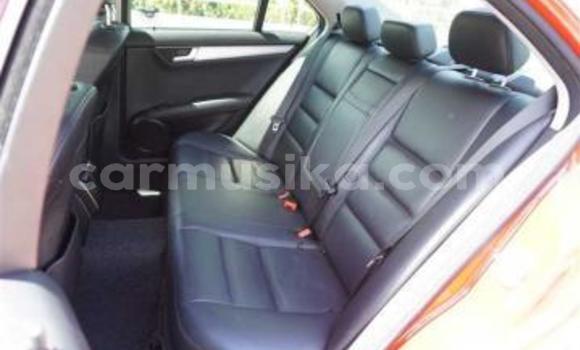 Acheter Occasion Voiture Mercedes‒Benz C–Class Rouge à Beitbridge, Matabeleland South Acheter Occasion Voiture Mercedes‒Benz C–Class Rouge à Beitbridge, Matabeleland South