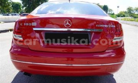 Acheter Occasion Voiture Mercedes‒Benz C–Class Rouge à Beitbridge, Matabeleland South Acheter Occasion Voiture Mercedes‒Benz C–Class Rouge à Beitbridge, Matabeleland South