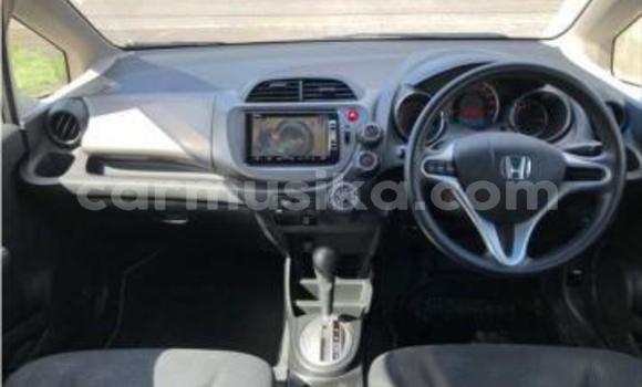Acheter Occasion Voiture Honda Fit Blanc à Beitbridge, Matabeleland South Acheter Occasion Voiture Honda Fit Blanc à Beitbridge, Matabeleland South