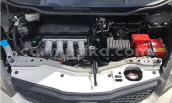 Acheter Occasion Voiture Honda Fit Blanc à Beitbridge, Matabeleland South Acheter Occasion Voiture Honda Fit Blanc à Beitbridge, Matabeleland South