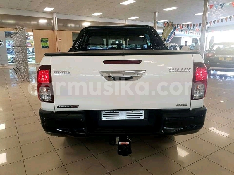 Big with watermark toyota hilux matabeleland south beitbridge 21055