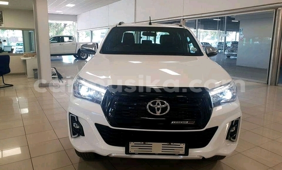 Tenga Tsaru Toyota Hilux Chena Mota in Beitbridge in Matabeleland South Tenga Tsaru Toyota Hilux Chena Mota in Beitbridge in Matabeleland South