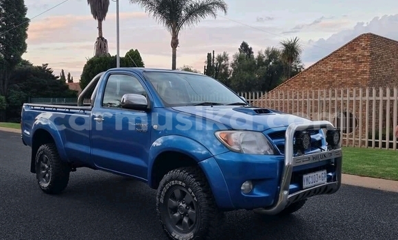 Buy Used Toyota Hilux Blue Car in Beitbridge in Matabeleland South