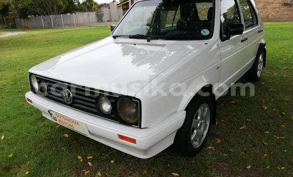 Nunua Ilio tumika Volkswagen Golf Nyeupe Gari ndani ya Beitbridge nchini Matabeleland Kusini