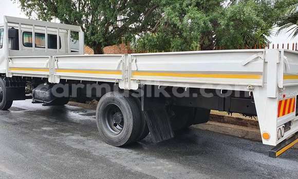 Buy Used Nissan UD White Truck in Beitbridge in Matabeleland South Buy Used Nissan UD White Truck in Beitbridge in Matabeleland South