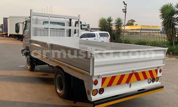 Acheter Occasion Utilitaire Nissan UD Blanc à Beitbridge, Matabeleland South Acheter Occasion Utilitaire Nissan UD Blanc à Beitbridge, Matabeleland South