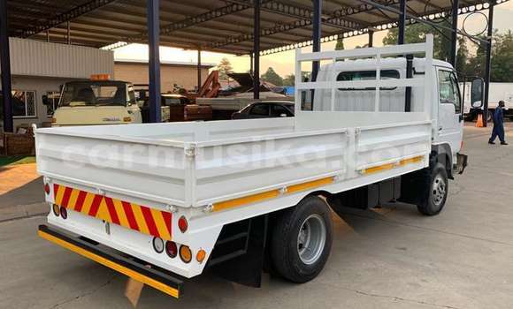 Acheter Occasion Utilitaire Nissan UD Blanc à Beitbridge, Matabeleland South Acheter Occasion Utilitaire Nissan UD Blanc à Beitbridge, Matabeleland South