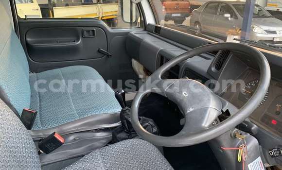 Acheter Occasion Utilitaire Nissan UD Blanc à Beitbridge, Matabeleland South Acheter Occasion Utilitaire Nissan UD Blanc à Beitbridge, Matabeleland South