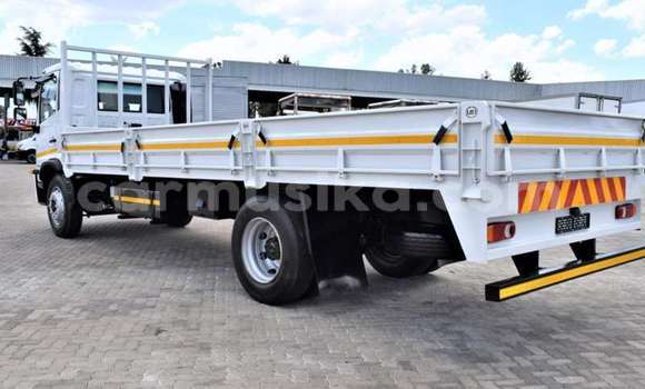 Buy Used Nissan UD White Truck in Beitbridge in Matabeleland South Buy Used Nissan UD White Truck in Beitbridge in Matabeleland South