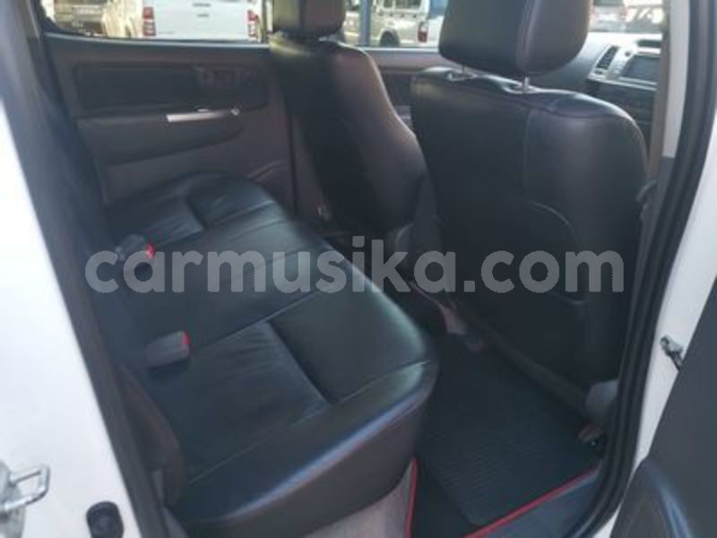 Big with watermark toyota hilux matabeleland south beitbridge 21070