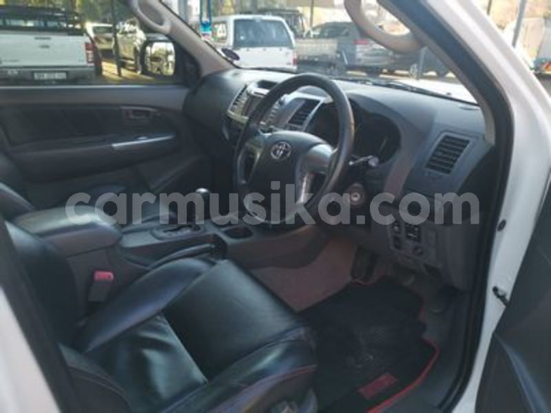 Big with watermark toyota hilux matabeleland south beitbridge 21070