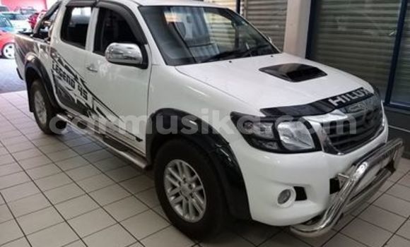 Buy Used Toyota Hilux White Car in Beitbridge in Matabeleland South Buy Used Toyota Hilux White Car in Beitbridge in Matabeleland South