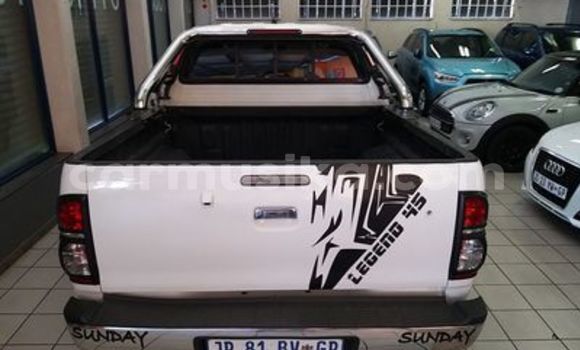 Buy Used Toyota Hilux White Car in Beitbridge in Matabeleland South Buy Used Toyota Hilux White Car in Beitbridge in Matabeleland South