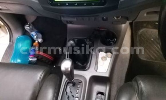 Buy Used Toyota Hilux White Car in Beitbridge in Matabeleland South Buy Used Toyota Hilux White Car in Beitbridge in Matabeleland South