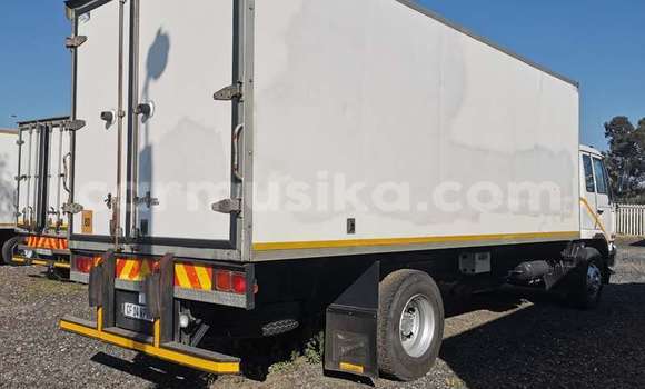 Acheter Occasion Utilitaire Nissan UD Autre à Beitbridge, Matabeleland South Acheter Occasion Utilitaire Nissan UD Autre à Beitbridge, Matabeleland South