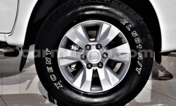 Tenga Tsaru Toyota Hilux Chena Mota in Beitbridge in Matabeleland South Tenga Tsaru Toyota Hilux Chena Mota in Beitbridge in Matabeleland South