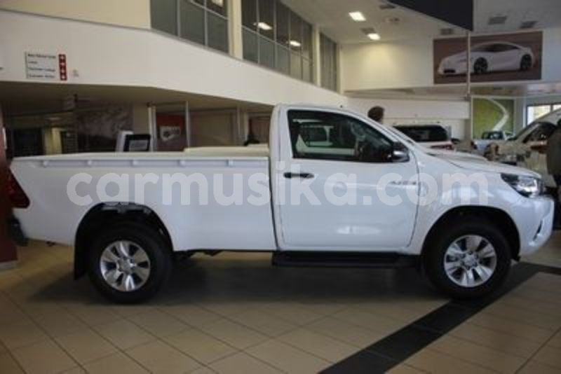 Big with watermark toyota hilux matabeleland south beitbridge 21086