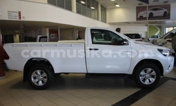 Nunua Ilio tumika Toyota Hilux Nyeupe Gari ndani ya Beitbridge nchini Matabeleland Kusini