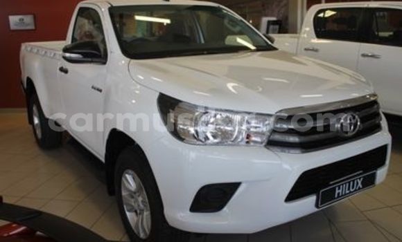 Buy Used Toyota Hilux White Car in Beitbridge in Matabeleland South Buy Used Toyota Hilux White Car in Beitbridge in Matabeleland South