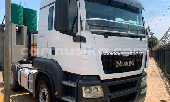 Buy Used Man D20 White Truck in Beitbridge in Matabeleland South