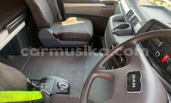 Buy Used Man D20 White Truck in Beitbridge in Matabeleland South Buy Used Man D20 White Truck in Beitbridge in Matabeleland South