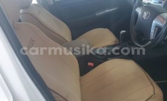 Acheter Occasion Voiture Toyota Hilux Blanc à Beitbridge, Matabeleland South Acheter Occasion Voiture Toyota Hilux Blanc à Beitbridge, Matabeleland South