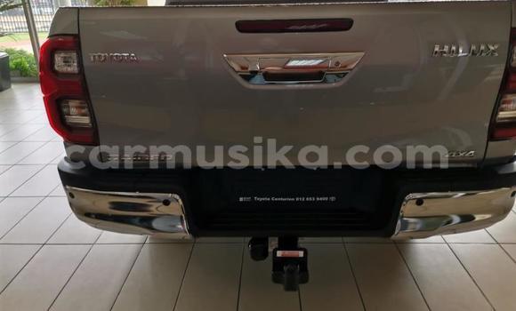 Buy Used Toyota Hilux Silver Car in Beitbridge in Matabeleland South Buy Used Toyota Hilux Silver Car in Beitbridge in Matabeleland South