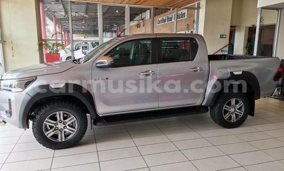Buy Used Toyota Hilux Silver Car in Beitbridge in Matabeleland South Buy Used Toyota Hilux Silver Car in Beitbridge in Matabeleland South
