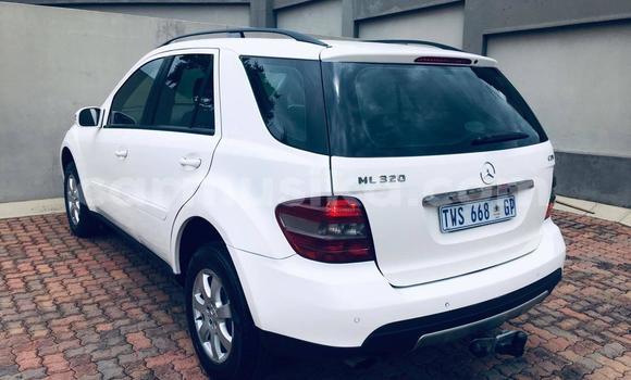 Buy Used Mercedes-Benz GLC 250D White Car in Beitbridge in Matabeleland South Buy Used Mercedes-Benz GLC 250D White Car in Beitbridge in Matabeleland South
