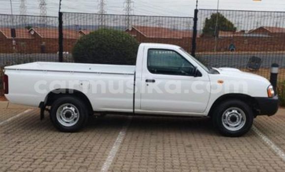 Acheter Occasion Voiture Nissan NP 300 Blanc à Beitbridge, Matabeleland South Acheter Occasion Voiture Nissan NP 300 Blanc à Beitbridge, Matabeleland South