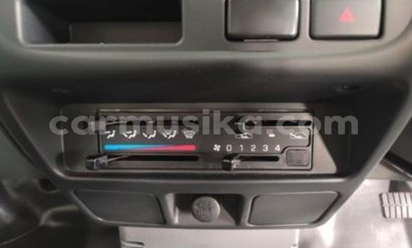 Acheter Occasion Voiture Nissan NP 300 Blanc à Beitbridge, Matabeleland South Acheter Occasion Voiture Nissan NP 300 Blanc à Beitbridge, Matabeleland South