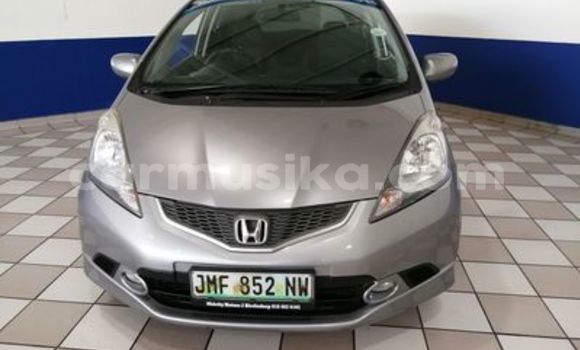 Buy Used Honda Jazz Silver Car in Beitbridge in Matabeleland South Buy Used Honda Jazz Silver Car in Beitbridge in Matabeleland South