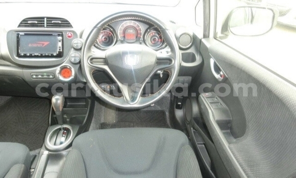 Buy Used Honda Fit White Car in Beitbridge in Matabeleland South Buy Used Honda Fit White Car in Beitbridge in Matabeleland South