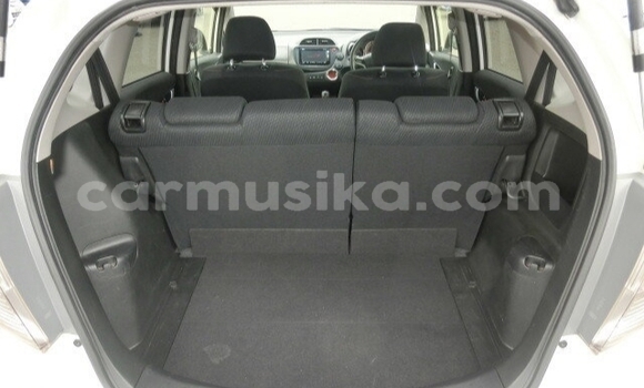 Buy Used Honda Fit White Car in Beitbridge in Matabeleland South Buy Used Honda Fit White Car in Beitbridge in Matabeleland South