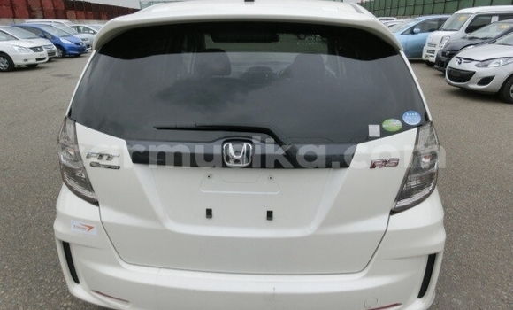 Buy Used Honda Fit White Car in Beitbridge in Matabeleland South Buy Used Honda Fit White Car in Beitbridge in Matabeleland South