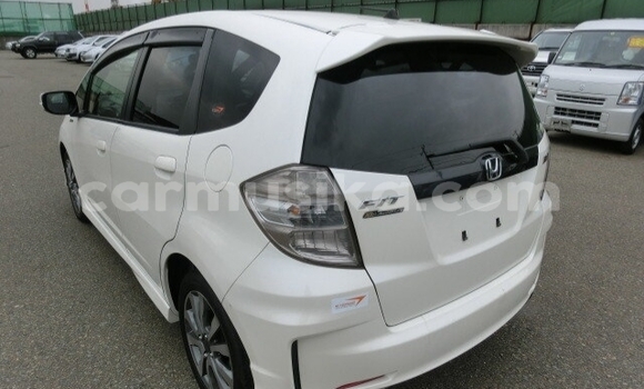Buy Used Honda Fit White Car in Beitbridge in Matabeleland South Buy Used Honda Fit White Car in Beitbridge in Matabeleland South