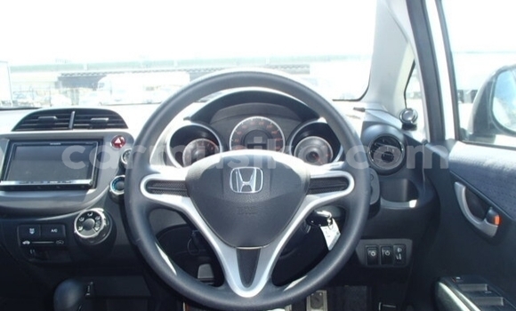 Acheter Occasion Voiture Honda Fit Blanc à Beitbridge, Matabeleland South Acheter Occasion Voiture Honda Fit Blanc à Beitbridge, Matabeleland South