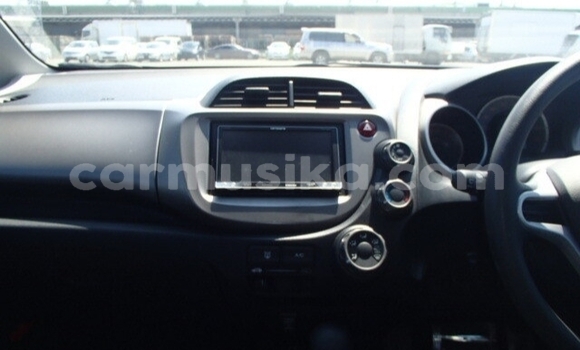 Acheter Occasion Voiture Honda Fit Blanc à Beitbridge, Matabeleland South Acheter Occasion Voiture Honda Fit Blanc à Beitbridge, Matabeleland South