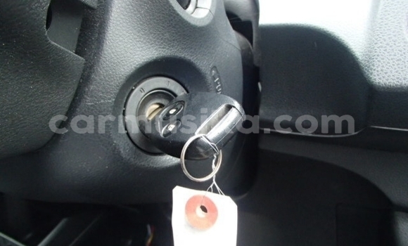 Acheter Occasion Voiture Honda Fit Blanc à Beitbridge, Matabeleland South Acheter Occasion Voiture Honda Fit Blanc à Beitbridge, Matabeleland South