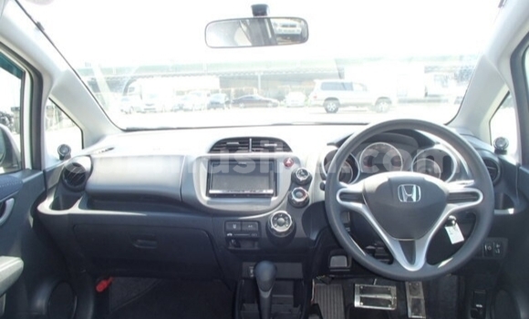 Acheter Occasion Voiture Honda Fit Blanc à Beitbridge, Matabeleland South Acheter Occasion Voiture Honda Fit Blanc à Beitbridge, Matabeleland South