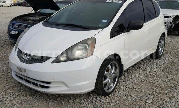 Buy Used Honda Fit White Car in Beitbridge in Matabeleland South Buy Used Honda Fit White Car in Beitbridge in Matabeleland South