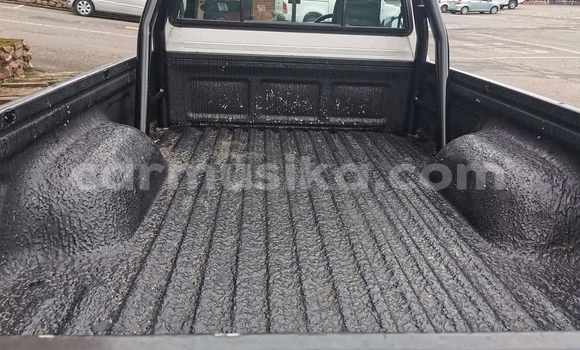 Tenga Tsaru Toyota Hilux Chena Mota in Beitbridge in Matabeleland South Tenga Tsaru Toyota Hilux Chena Mota in Beitbridge in Matabeleland South